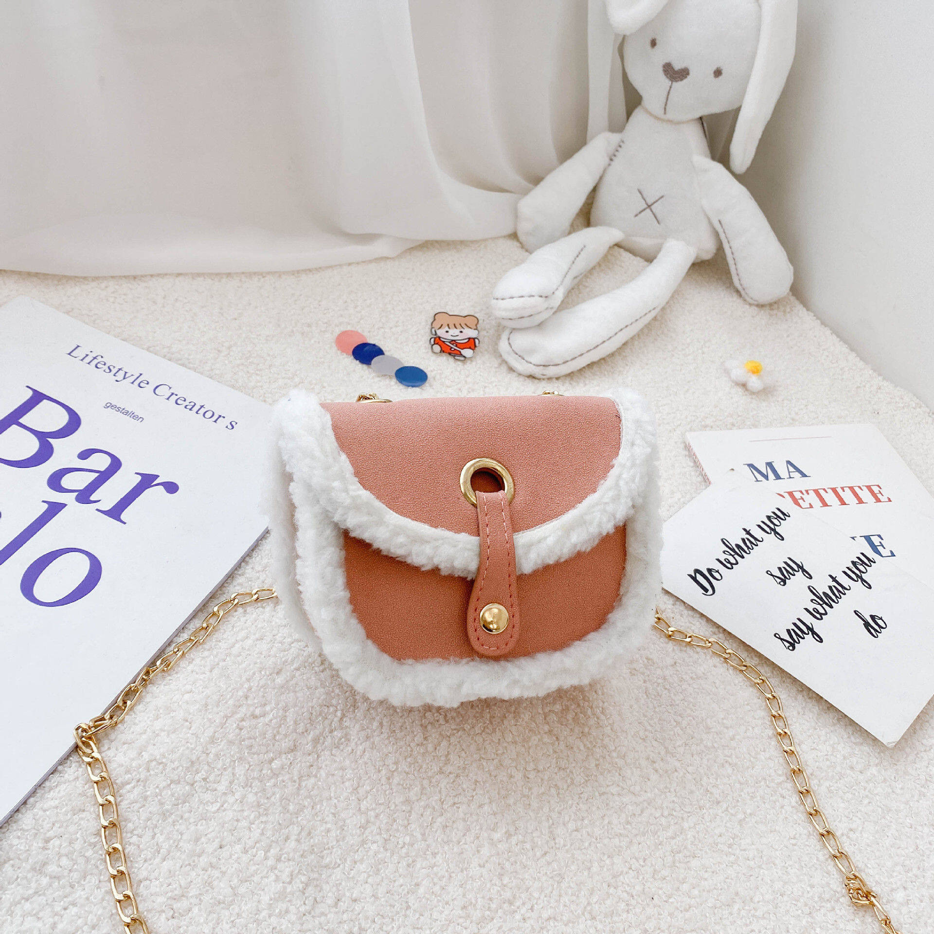 >> SO SÁNH GIÁ TÚI ĐEO VAI NỮ PHỐI MÀU IDIGO MÀU BE FB2-2001-277 (STORE 1001) | Shopee Lazada Sendo Tiki 106 Túi Công Chúa Gói Bé Gái Đáng Yêu Phong Cách Tây Trẻ Em, Túi Đeo Vai Nữ Dễ Phối, Học Sinh, Trẻ Em, Túi Đeo Chéo Mốt Thời Thượng