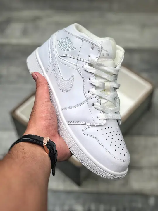 nike flat shoes