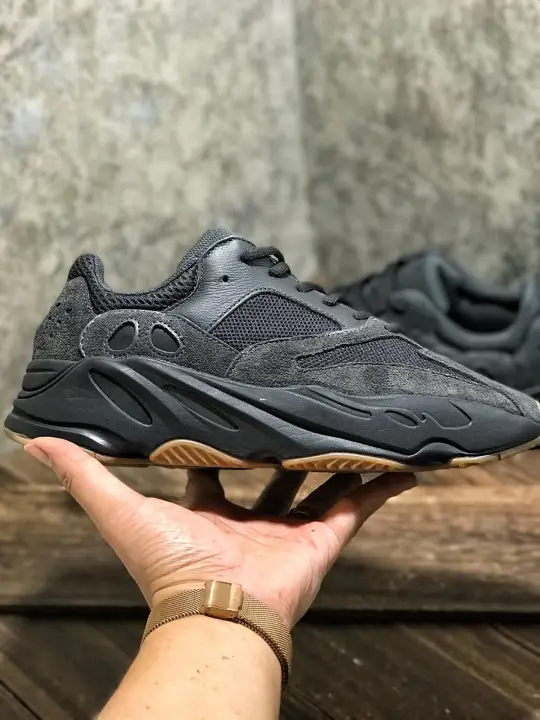 light blue yeezy 700