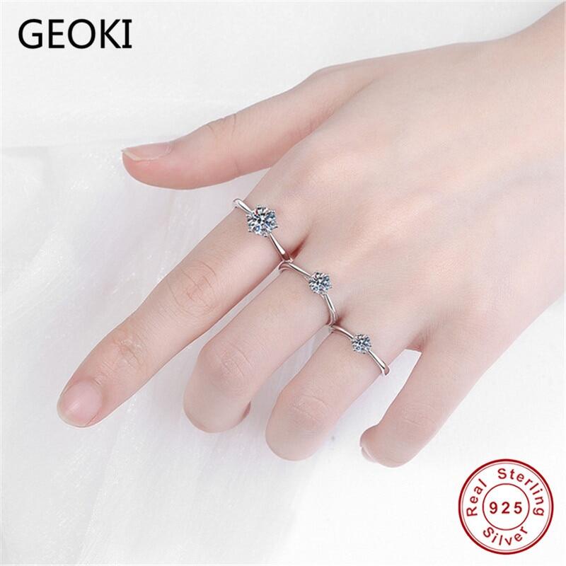 Geoki Original Pt950 Stamped Round Perfect D Color Vvs1 Moissanite Engagement Ring Women Luxury 1237