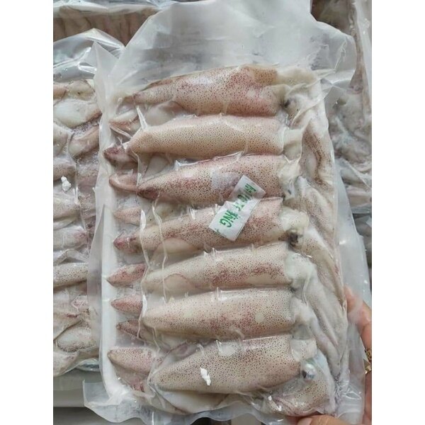 Mực trứng 1kg size 20 con