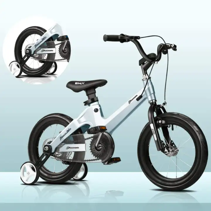8 years boy cycle