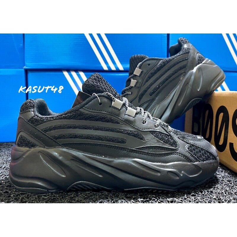 kasut yeezy 700