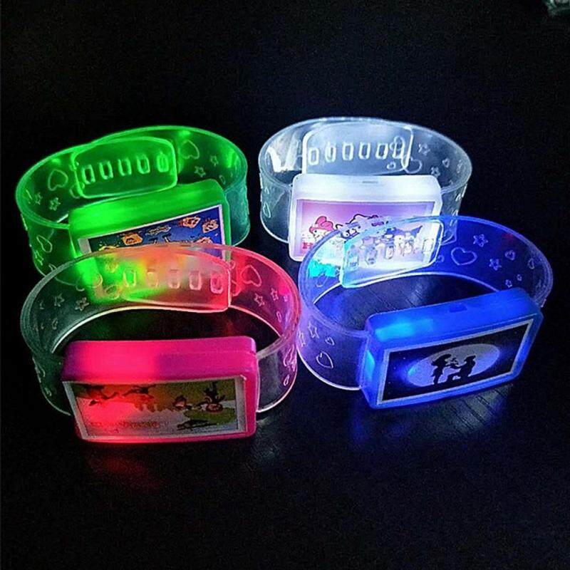 Giá bán Chiclife Người lớn Trẻ Em Flash LED Cổ Tay Vòng Tay Hoạt Hình Lắc Tay Đồ Chơi Màu Sắc Ngẫu Nhiên