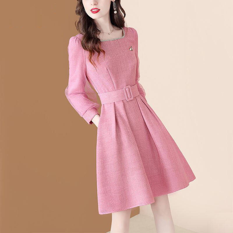 High class long sleeved small fragrant dress for women in autumn and winter 2022, new pattern tweed square neck, slim and small, medium length dress