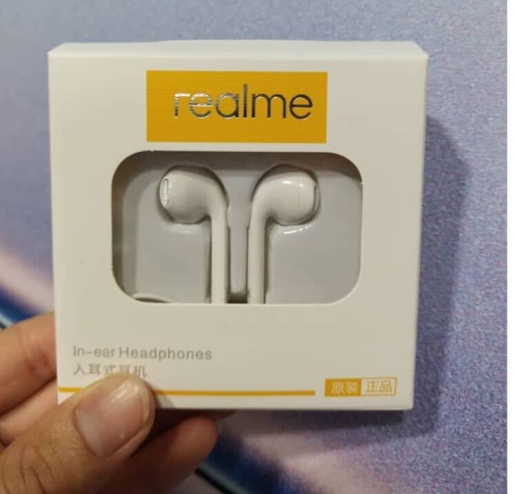 realme 5i earphone