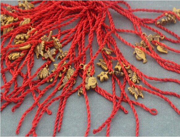 Lovers Red Rope Bracelet (Random)