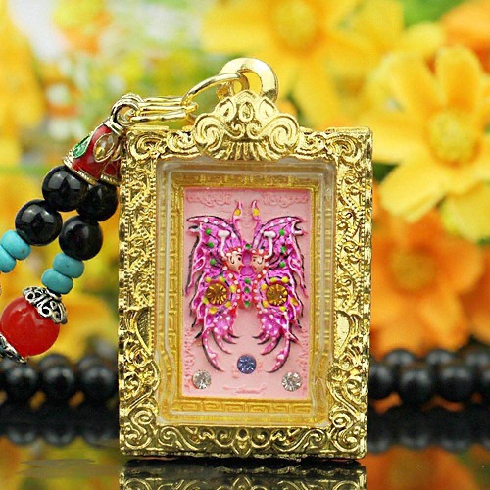Tuần tra của Thái Lan là Cuba n Butterfly của Đài Bắc giữa chùa Thuyền của chùa.