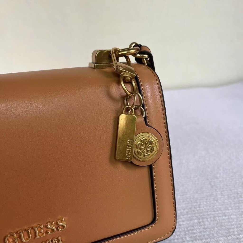 GUES'S Flap Charm Chain Solid Color Messenger Bag Female Bag