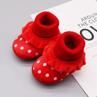 handmade baby woolen shoes