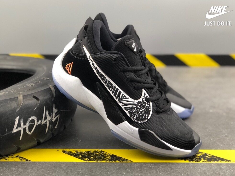 nike basketball shoes mid cut