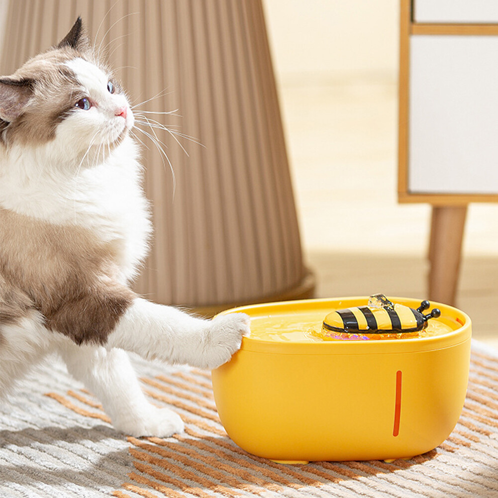 Bee Shape Cat Automatic Water Fountain 2L USB Electric Mute Cat Drinker Bowl Recirculate Filtering Drinker for Cats Pet Water Dispenser
