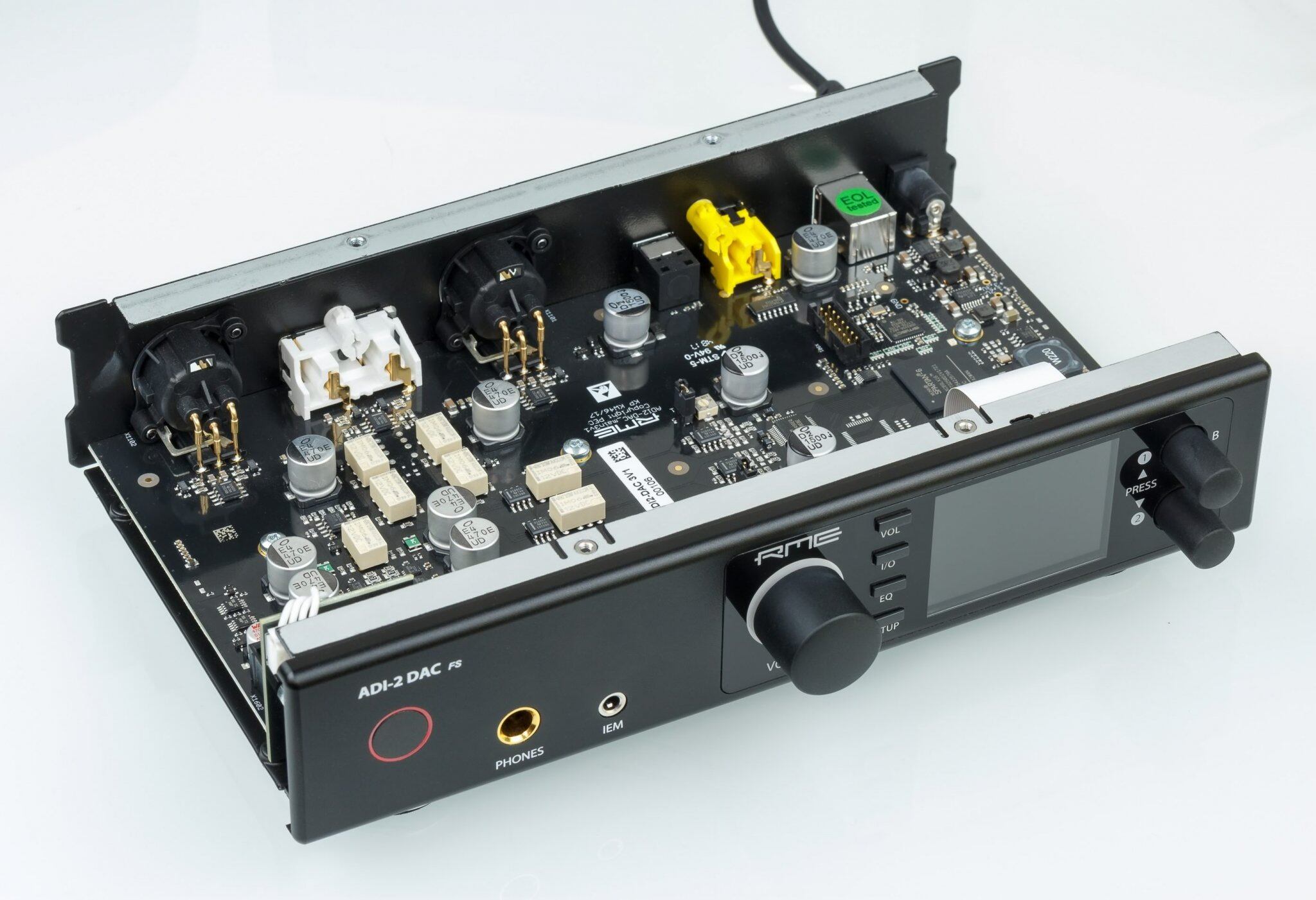 RME ADI-2 DAC 連ねる FS ESS版