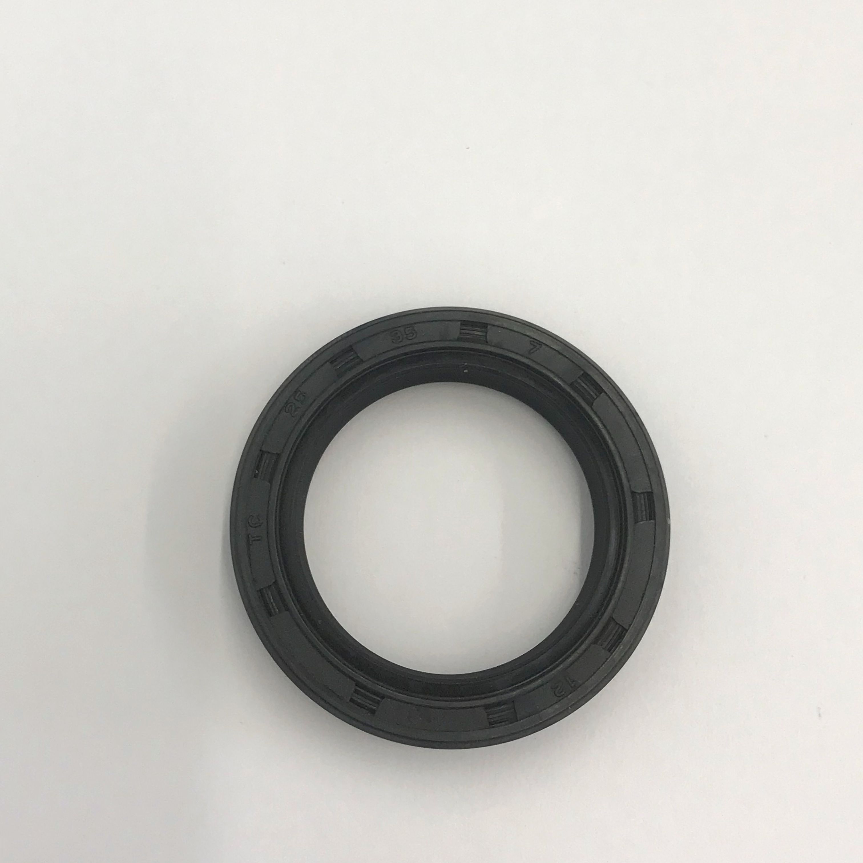 ID 20mm NBR Nitrile Rubber Shaft Oil Seal TC/TG-20*25/26/27/28/30/31/32/33/34/35/36/37/38/39/62*4/5/6/7/8/10/12 Nitrile Oil Seal