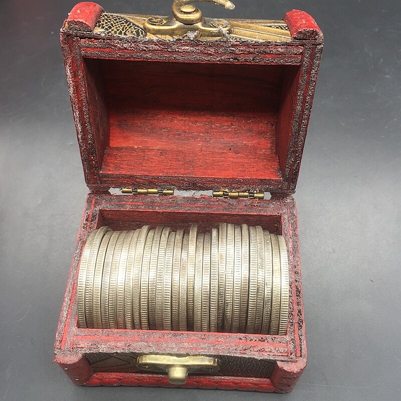 COPY, NOT real Foreign silver dollars Foreign silver dollars in China, a full set of 80 non-repetitive, random distribution of 20 iron silver dollars