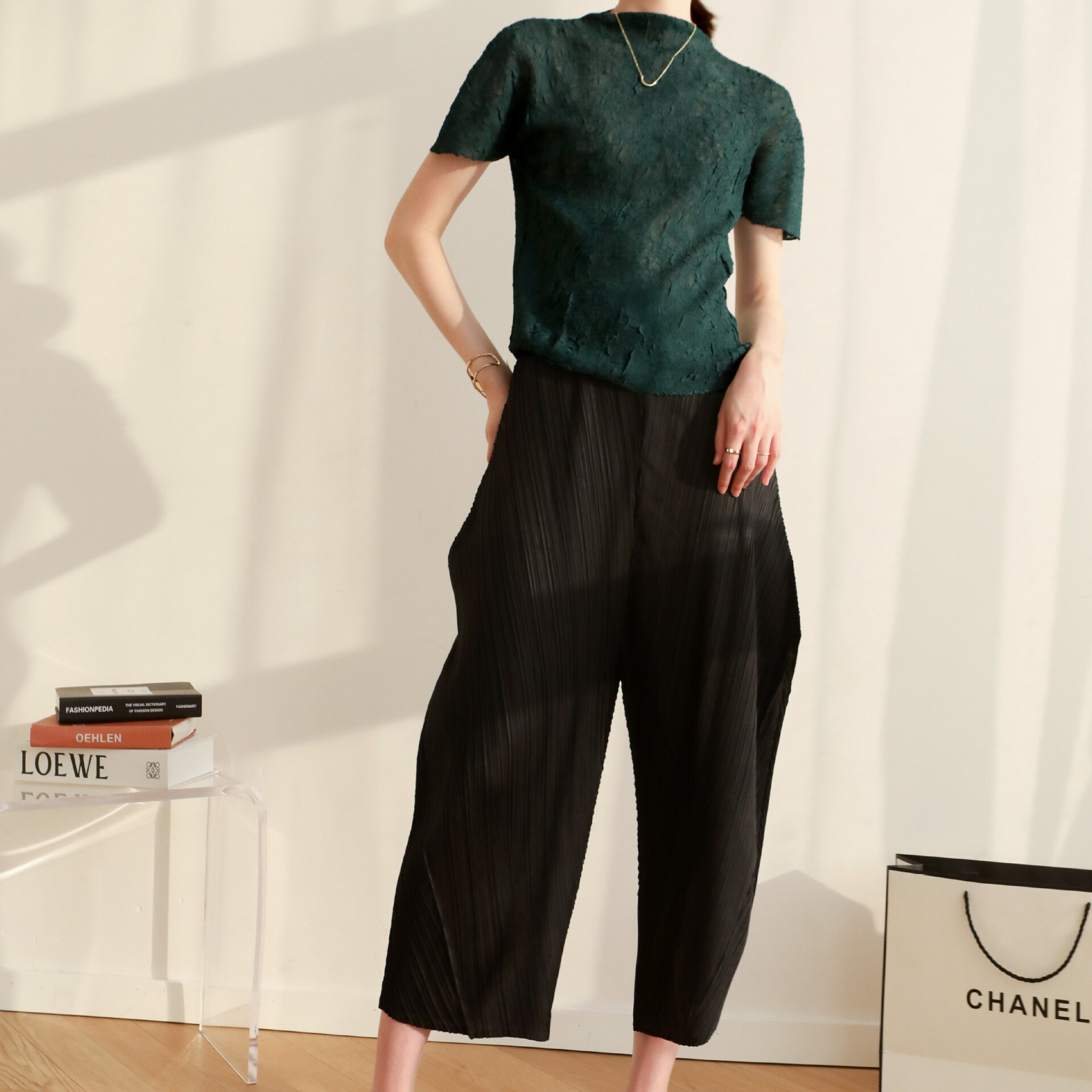 Sunya 1. Issey pleated casual fashion personality bat-shaped cropped trousers PLEATS 7332