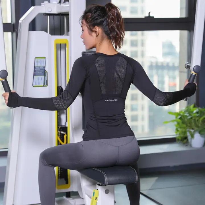 black long sleeve yoga top