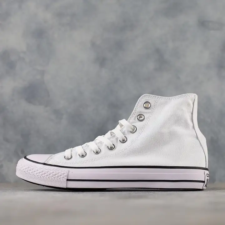 converse shoes couple