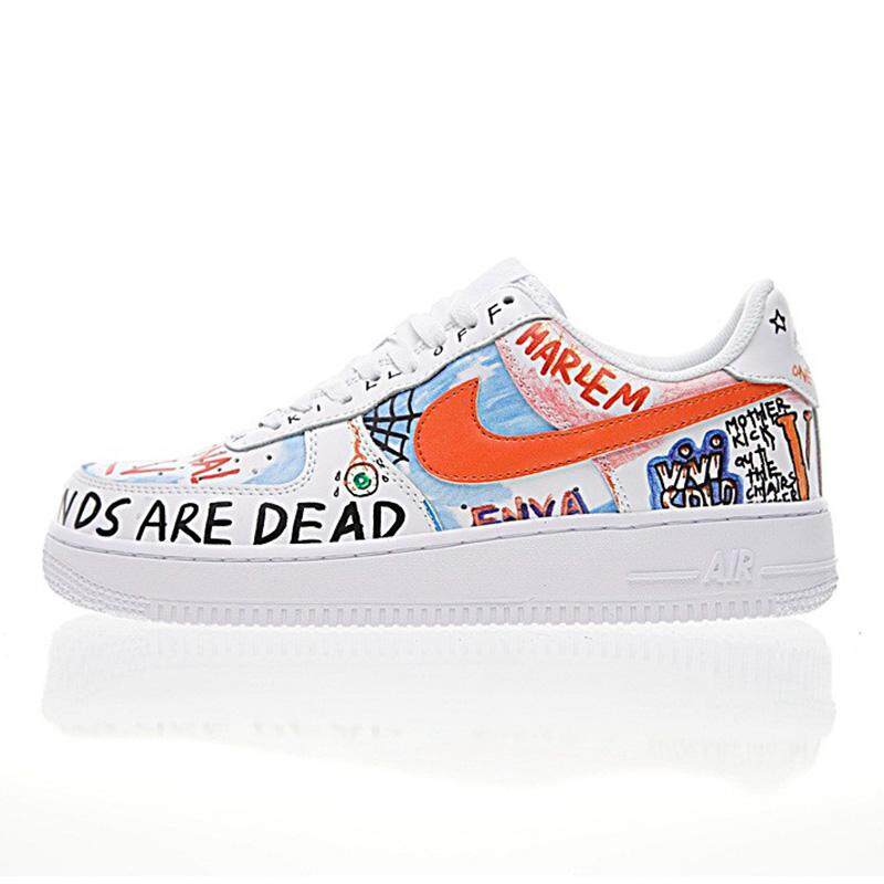 NIKE AIR FORCE 1 RENDAH Pria dan Wanita Sepatu Skateboard Abrasi Tahan Non-Slip Pria Sepatu Skateboard