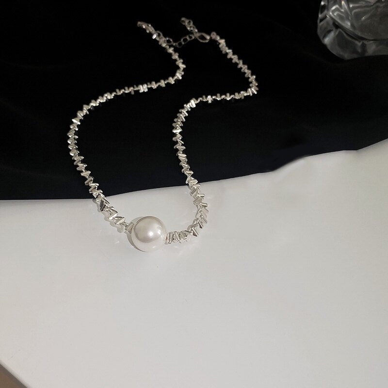 DREJEW Pearl Triangle Necklace Niche Design Clavicle Chain New Jewelry Women