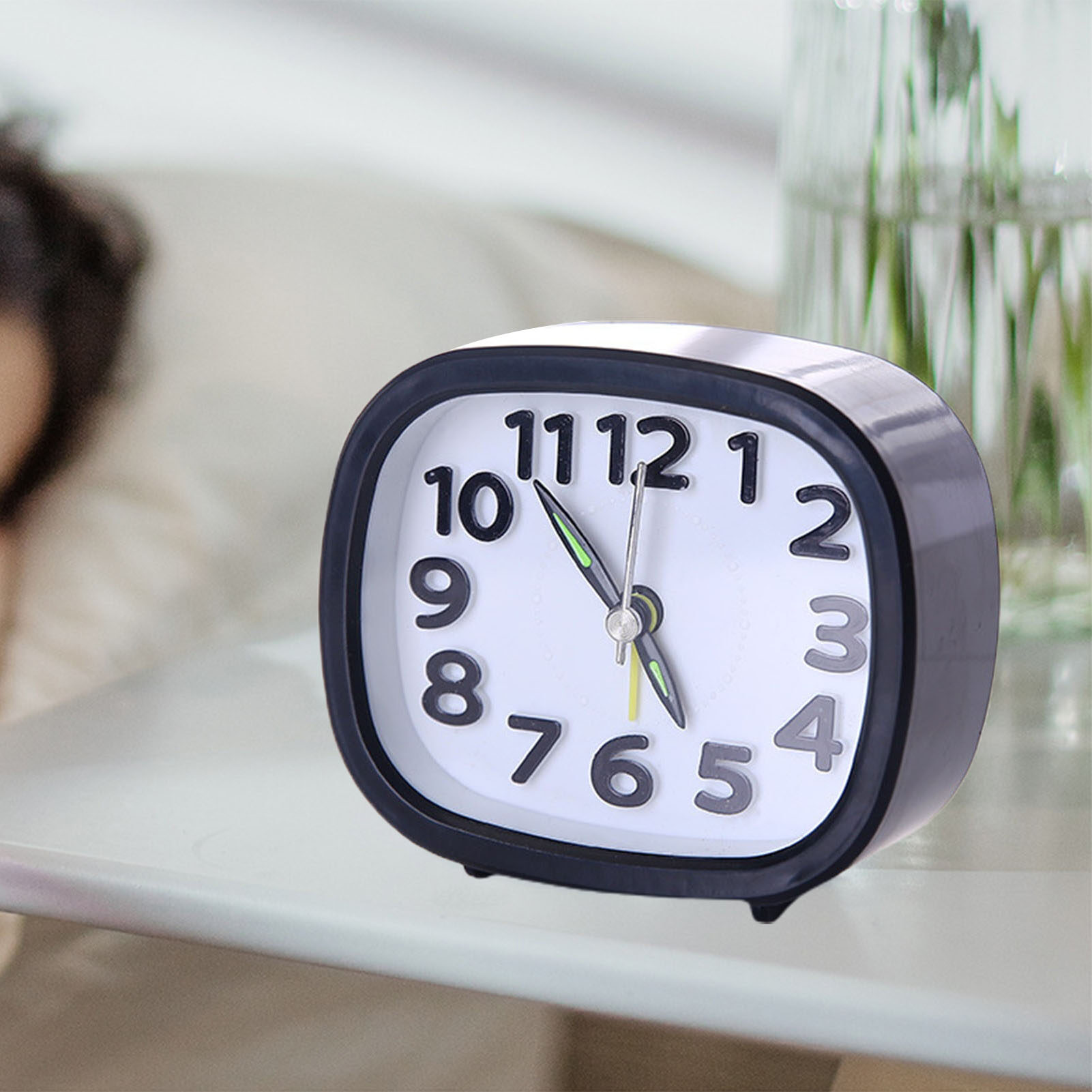 Sanwood® Table Clock Low Noise Multi-functional Round Small Bedside Analog Alarm Clock for Daily Use Modern Alarm Clock