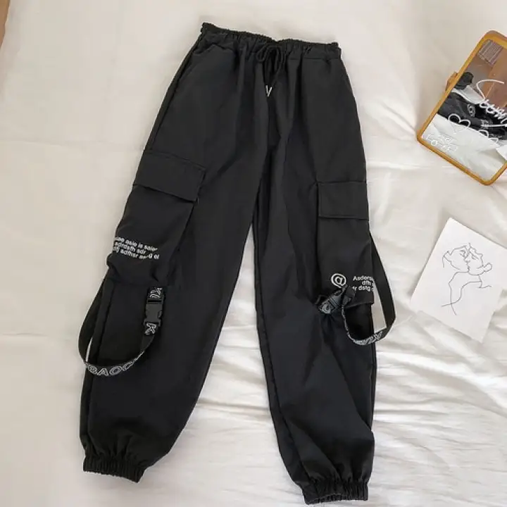 women's cargo capris with pockets
