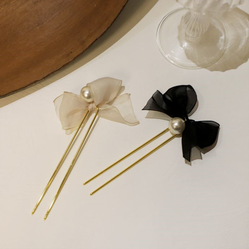 U-Shaped Hairpin With Pearls