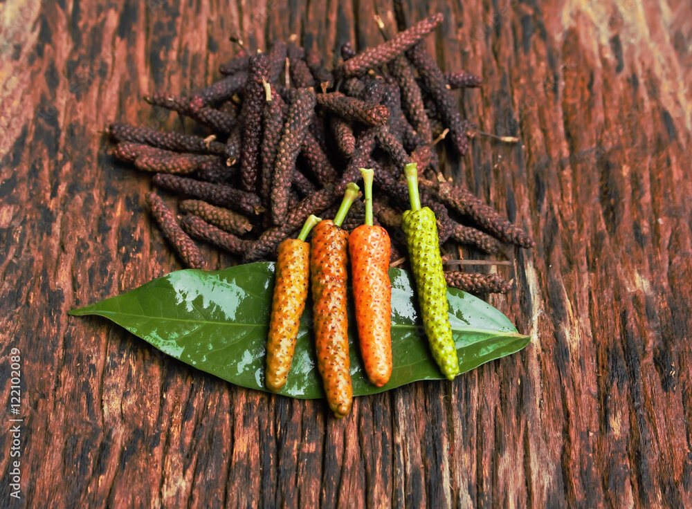 Dried Indian Long Pepper /root / powder (piper longum) Yanai Thippili ...