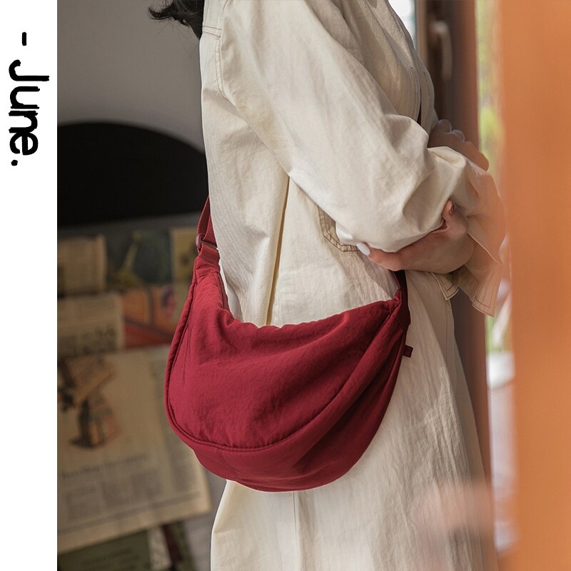 uniqlo saddle bag