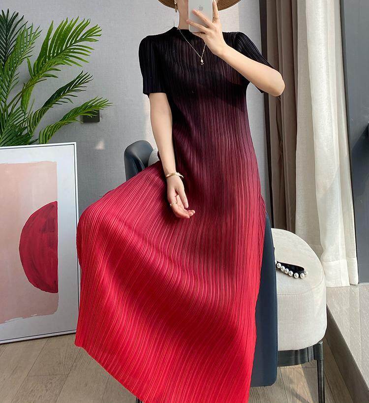 2023 new high-end women's gradient pleated dress, pleated skirt, moderate body shape, fashionable temperament pleated skirt dress