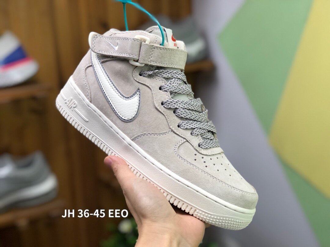 are nike air force 1 slip resistant