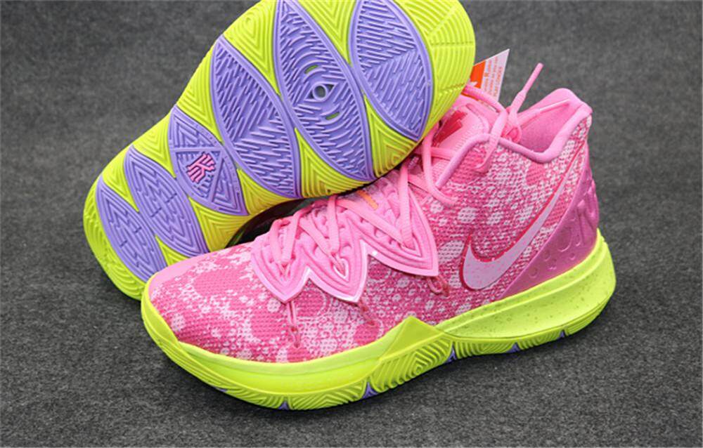 Nike_Kyrie X SpongeBob Joint Series Irving 5 Paskah Sneakers Patrick Si Bintang Terbatas Yang Sesuai dengan Sepatu Basket Alas Kaki Berpori Super Light Mendukung Olahraga Sneakers untuk pria