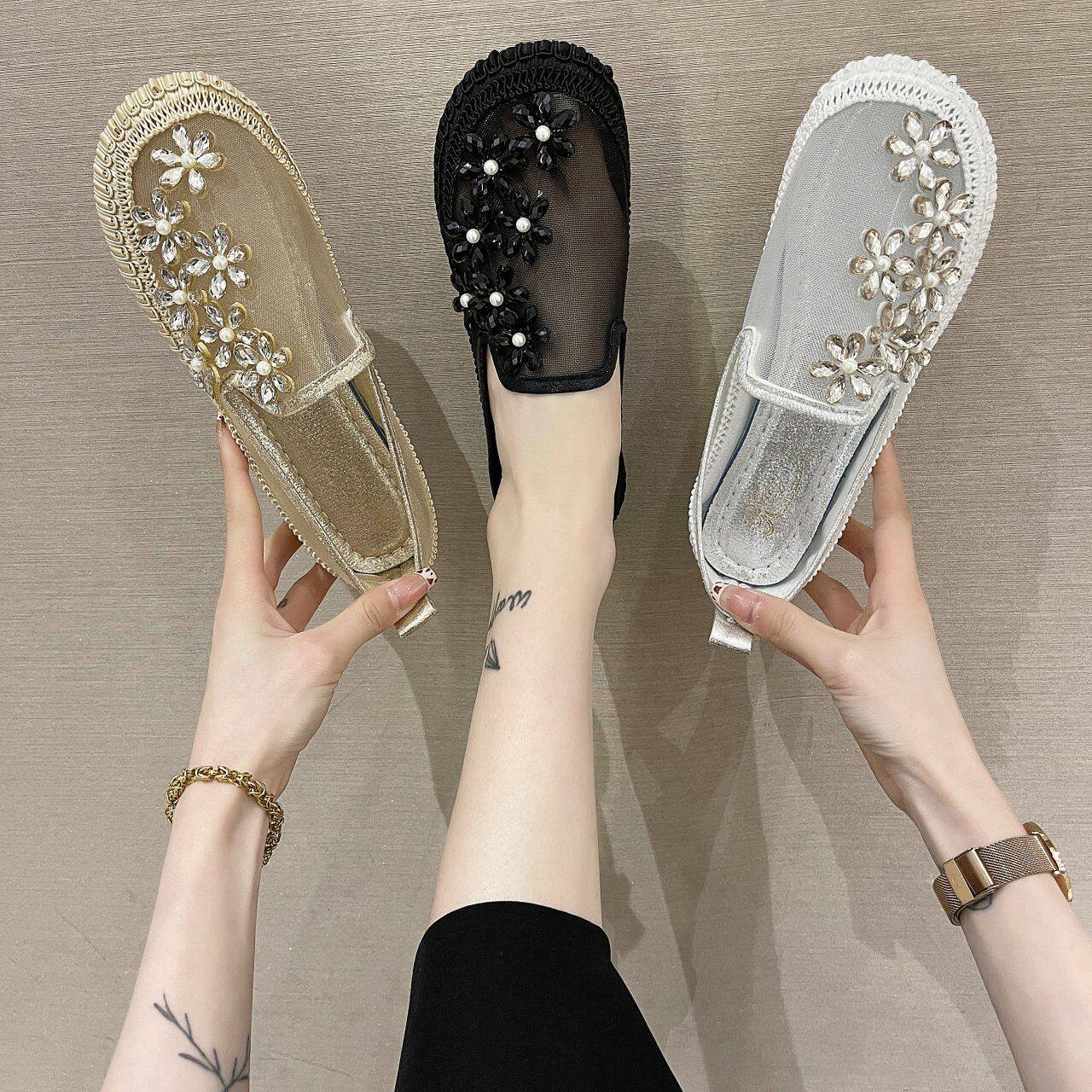 Glamorous - Ladies slippers for the girls who likes simple designs.. # slippers #shoes #fashion #sandals #fashionista #feet #style #memphisgirls  #footqueen #handmade #streetstyle #shoesaddic #accessories | Facebook