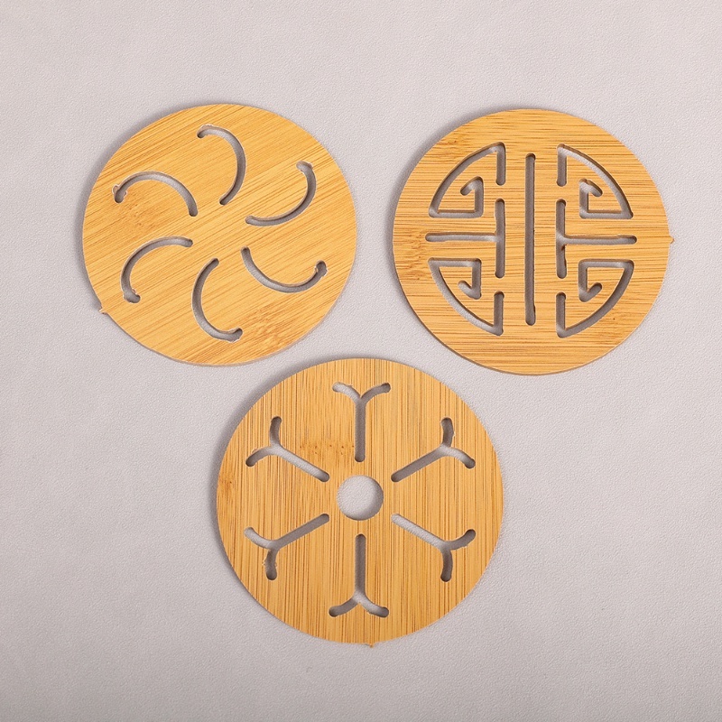 Sáng tạo hoạt hình bằng gỗ cách nhiệt Coaster dày rỗng không trượt placemat phụ kiện bàn bếp