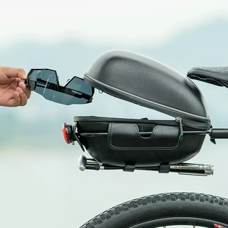 Hard case cheap bicycle carrier