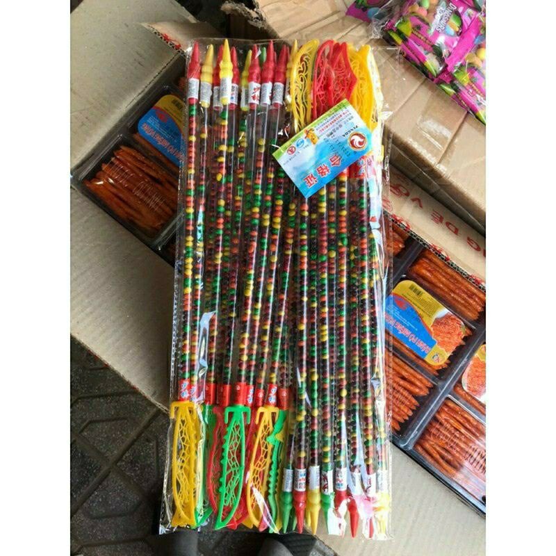 Bịch 30 cây kẹo sô cô la kèm đồ chơi dài khoảng 50 cm