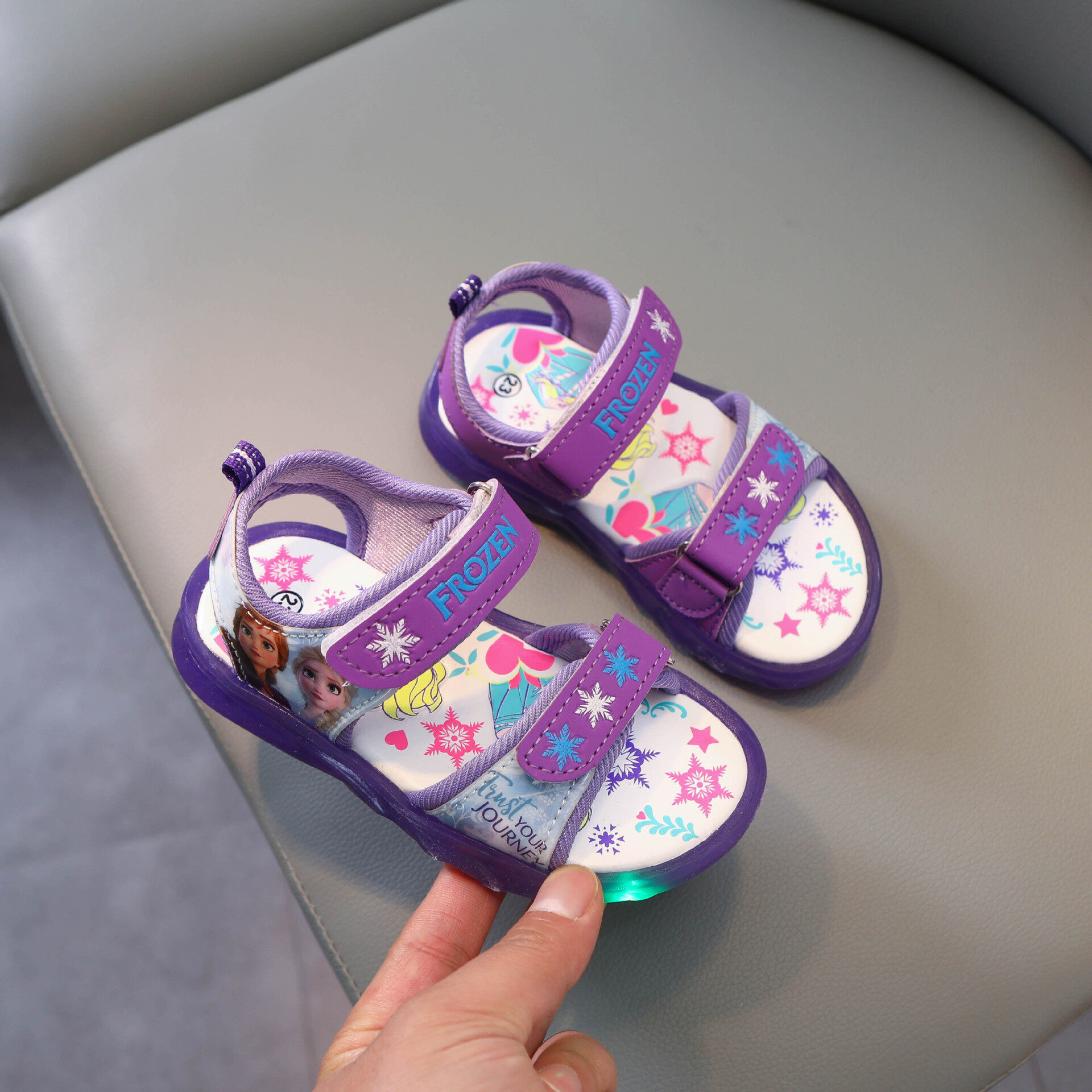 [Ready Stock] Summer New Children's Sandals Female LED Light Shoes Aisha Sisters Glowing Children's Shoes Girls Sandals Light Shoes