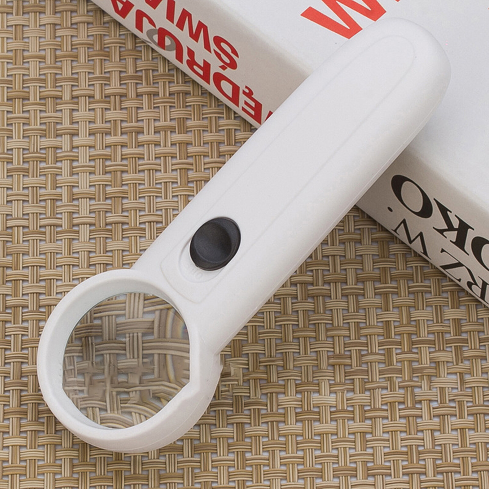 1 Set Handheld Magnifying Glass Professional High-clarity 15X Magnifier Glass Lens with 2 LED Light Illuminated Portable Mini Magnifier Glass Loupe Pocket Tool Reading Assistance
