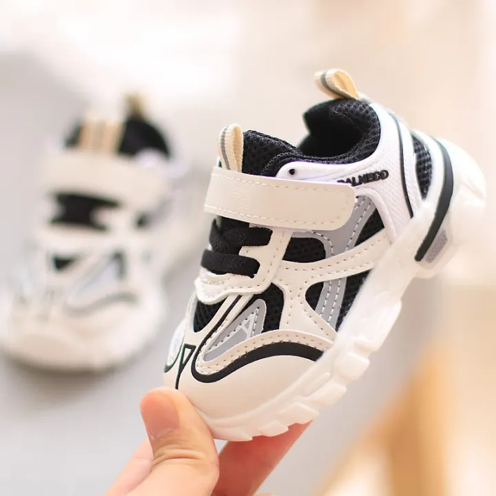 sports shoes for 10 year boy