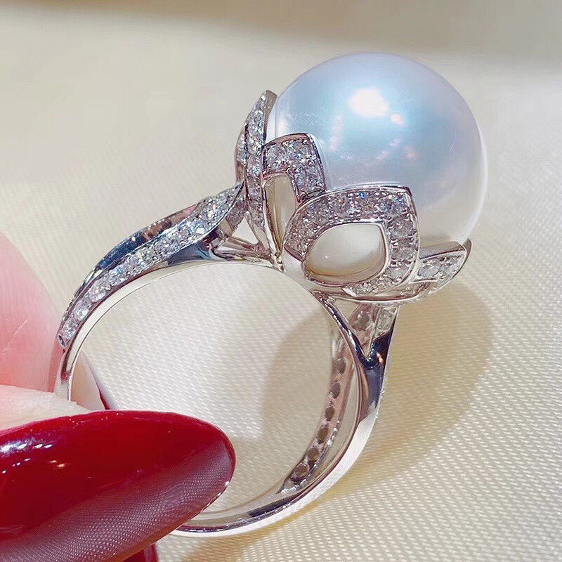 Baroque Pearl Ring Women's Design Sense Flower Holder Pearl Temperament Ring Personalized Light Luxury Small Group Ring