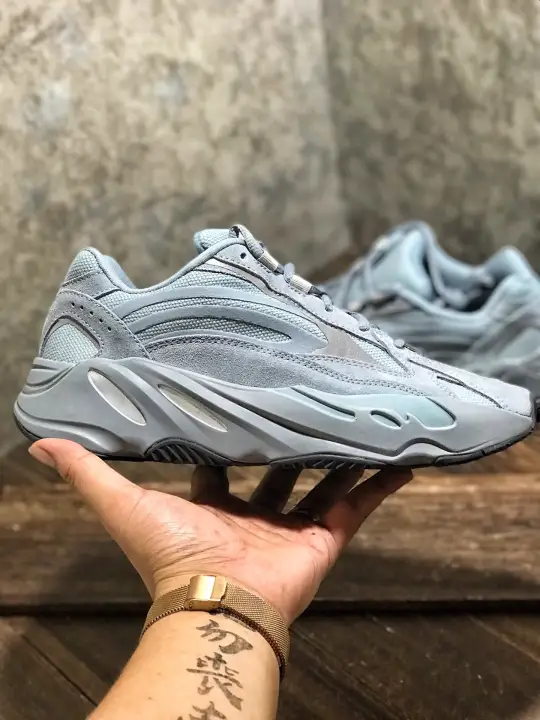 yeezy 700 original