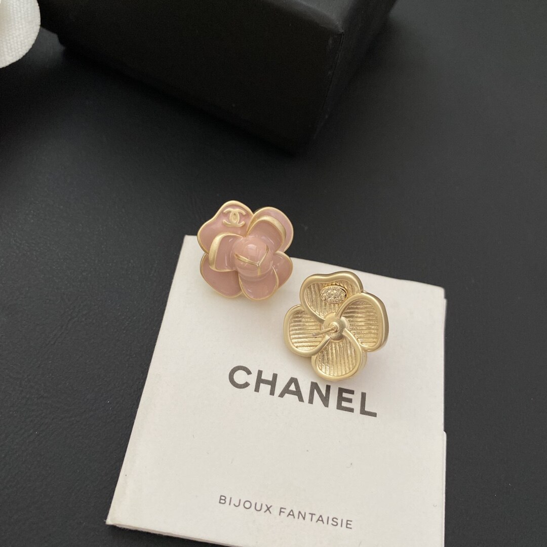 DOUBLE C NEW CAMELLIA GOLD EARRINGS