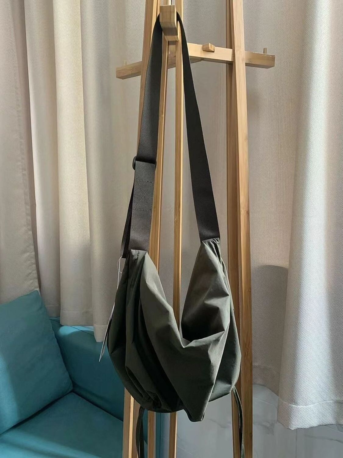 Authentic Japan UNIQLO 456847 same style drawstring crossbody bag designer cooperation model ready stock large capacity 2022 new bag for women