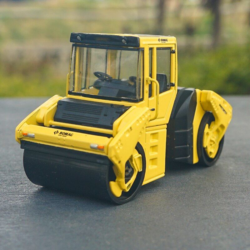 1:50 Scale BOMAG BW203AD Road Roller Alloy Construction Machinery Engineering Car Model Collection Gift Toys