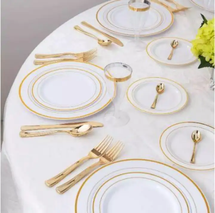 plastic plates cost