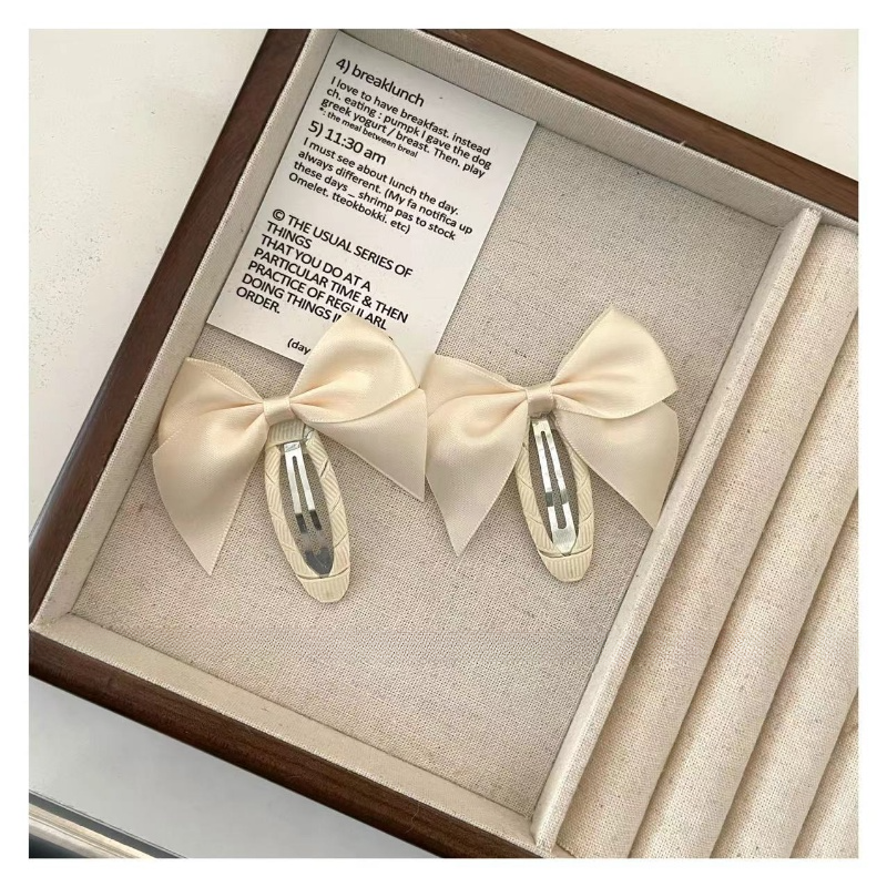 Hair Clip Satin Fabric Decorated with A Bow Solid Color Simple Style [1 Piece]