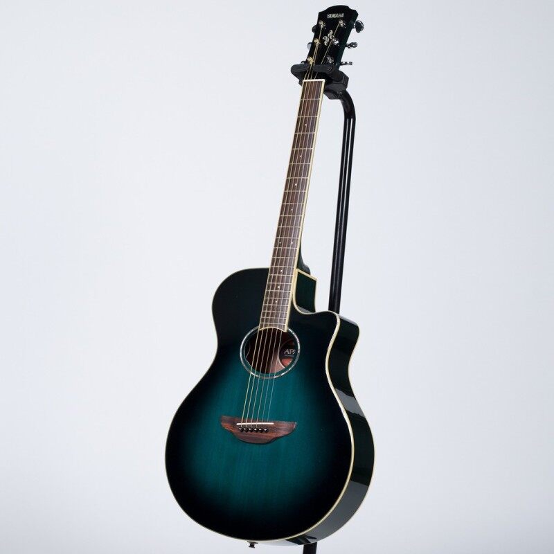 Yamaha APX600 Thinline Cutaway Acoustic-Electric Guitar with Pickup Malaysia