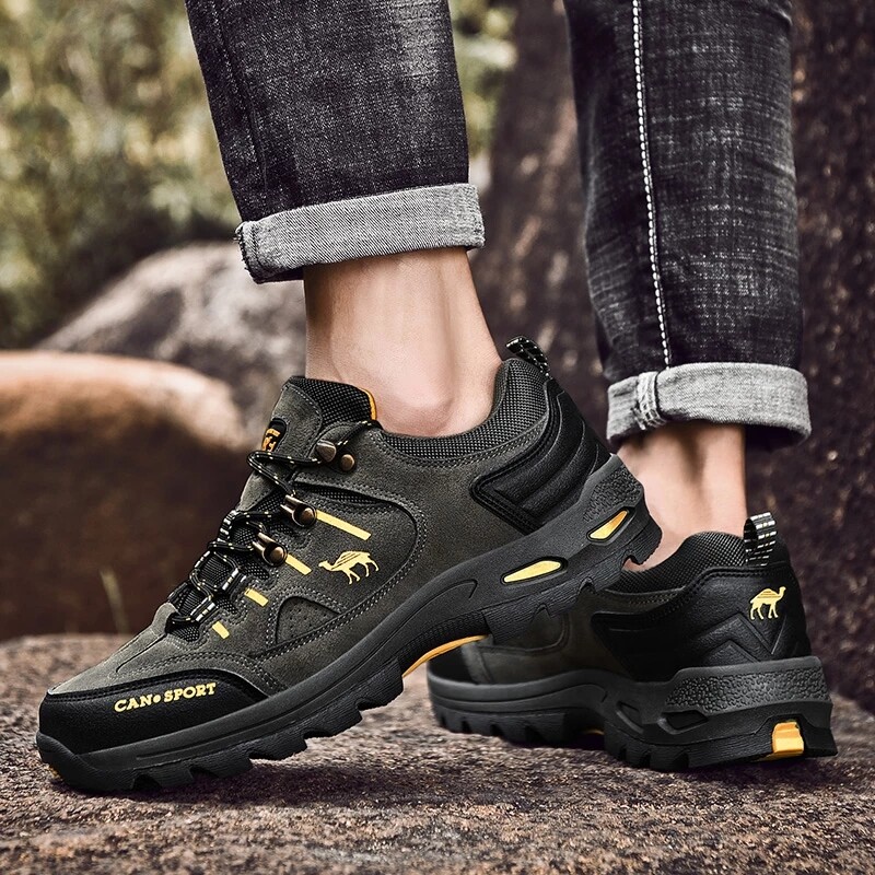 sports shoes for trekking