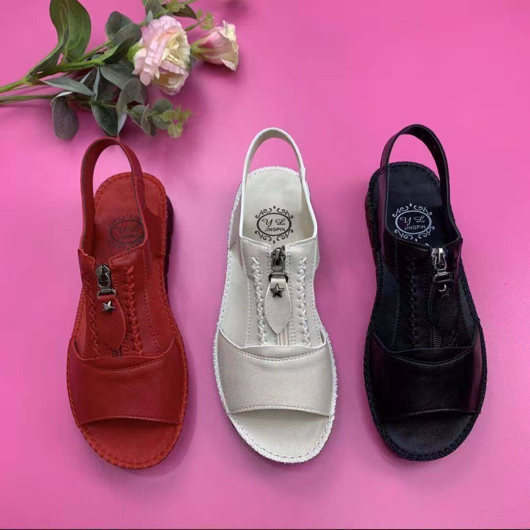 Sandals Women's Flat Leather Soft Bottom Middle-aged Middle-aged Middle-aged and Elderly Beef Tendon Sole Comfortable Shoes Women