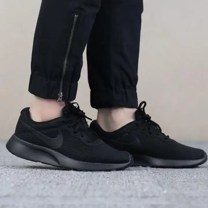 roshe one all black